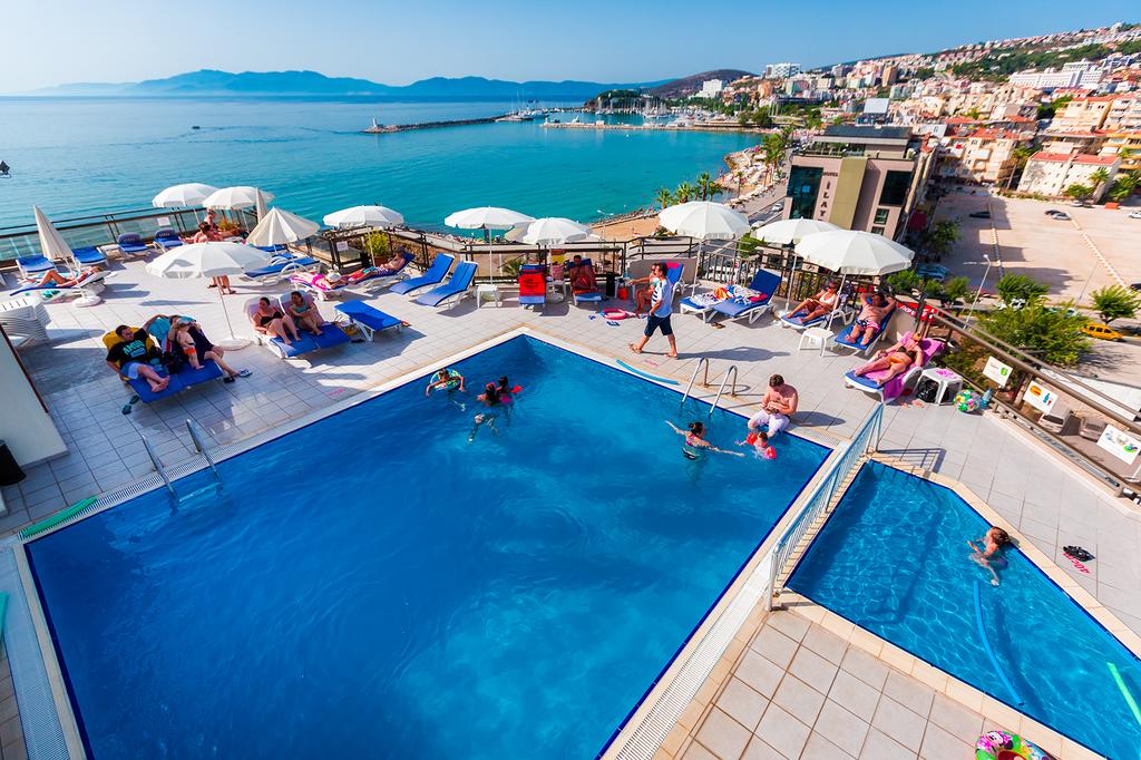 Letovanje Turska autobusom, Kusadasi, Hotel Derci,hotelski bazeni
