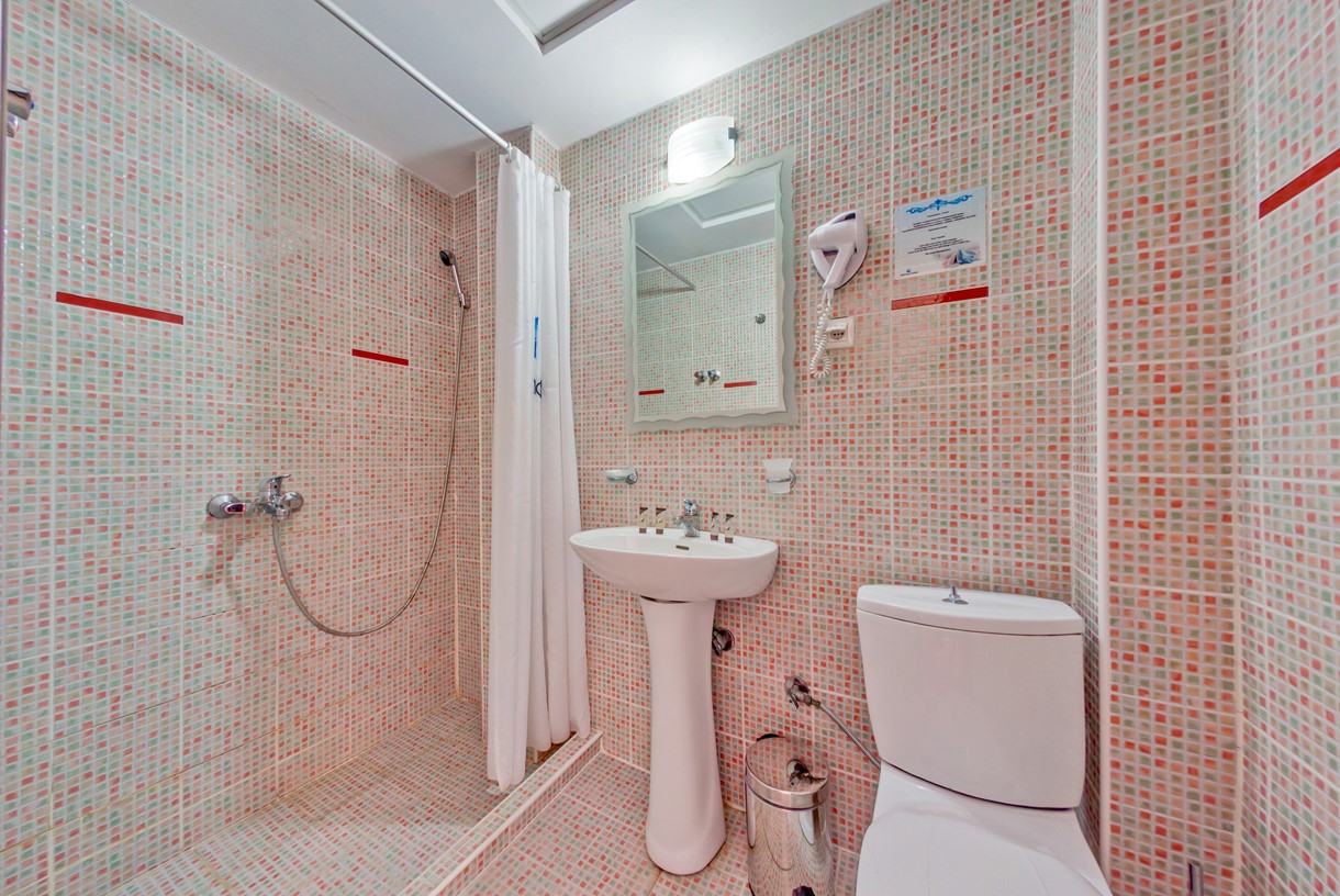 Grcka hoteli letovanje, Halkidiki, Nea Kalikratija,Alkyonis,kupatilo