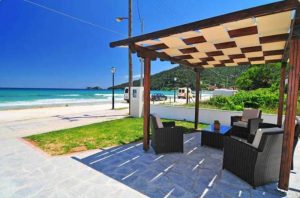 Grcka hoteli letovanje, Tasos, Skala Rahoni, Hotel Sunrise Beach, beach bar