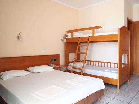 Grcka hoteli letovanje, Halkidiki, Uranopolis,hotel Akti Ouranopoli,soba sa krevetima na sprat