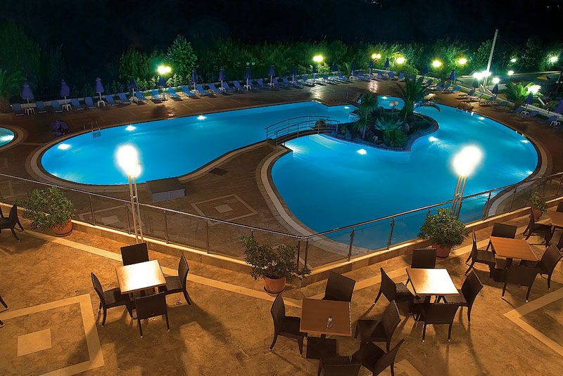 Grcka hoteli letovanje, Halkidiki, Uranopolis,hotel Alexandros Palace,bazen noću