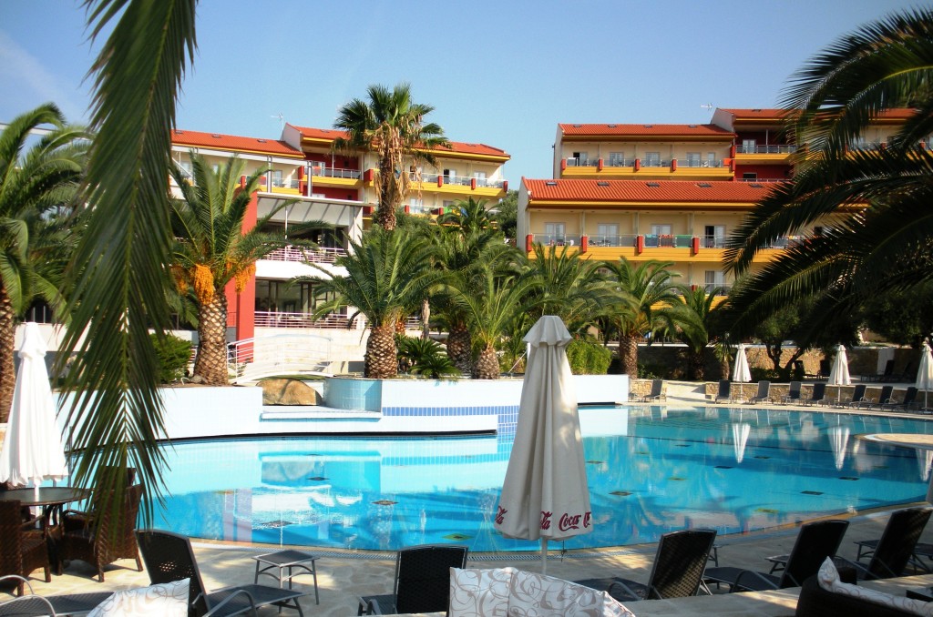 Grcka hoteli letovanje, Halkidiki, Lagomandra Beach, glavna zgrada i bazen