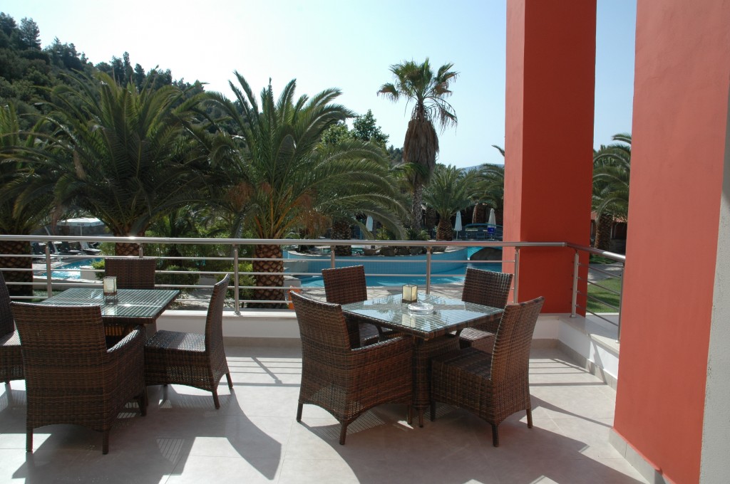Grcka hoteli letovanje, Halkidiki, Lagomandra Beach, hotelska terasa