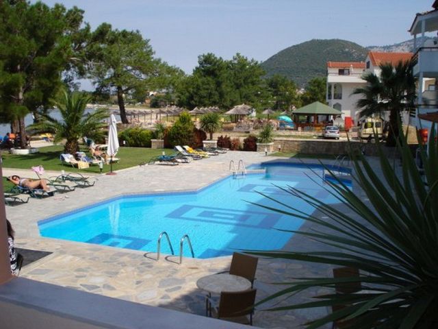 Grcka hoteli letovanje, Tasos, Skala Rahoni, Hotel Rachoni Bay-Resort, pogled na bazen