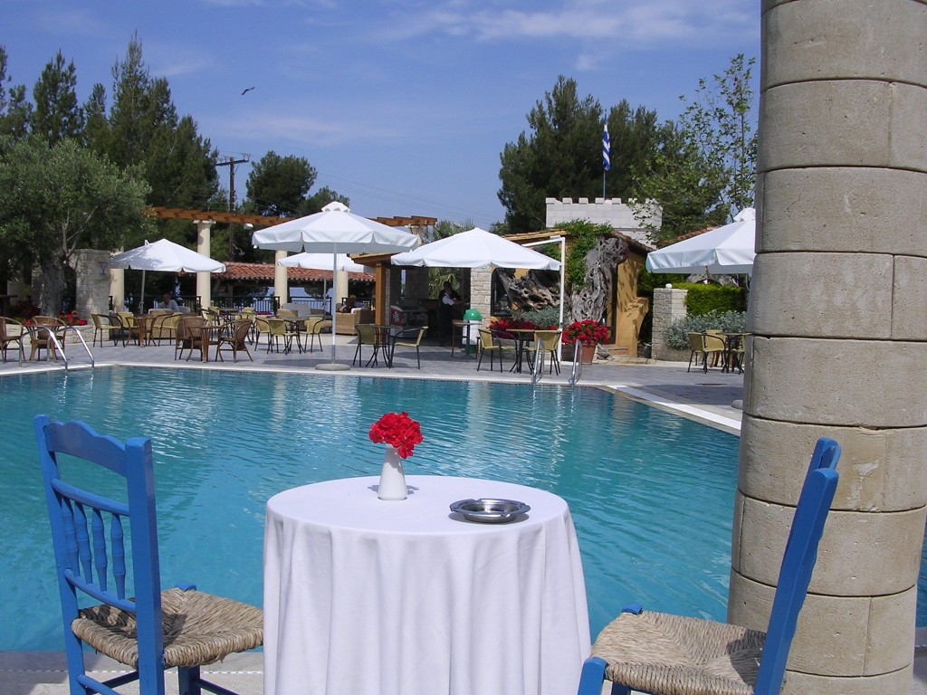 Grcka hoteli letovanje, Halkidiki, Elia Beach,Athena Pallas village,bar na bazenu