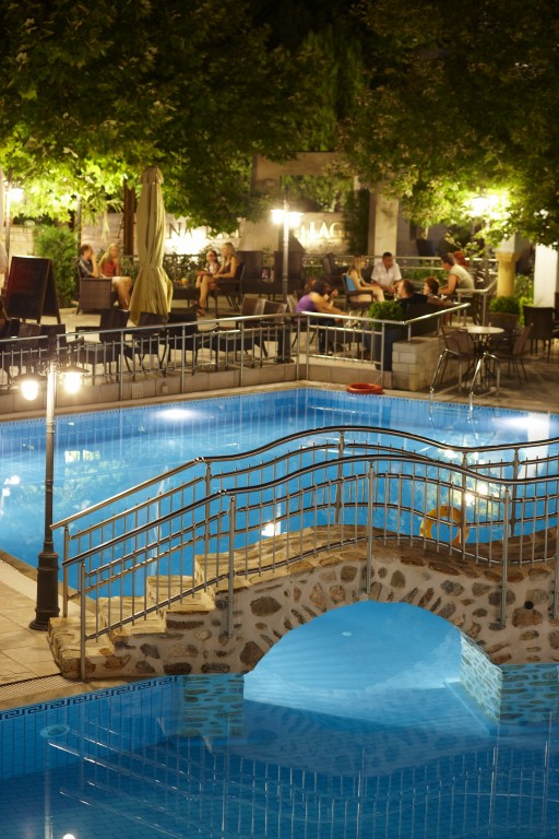 Grcka hoteli letovanje, Halkidiki, Elia Beach,Athena Pallas village,bazen noću