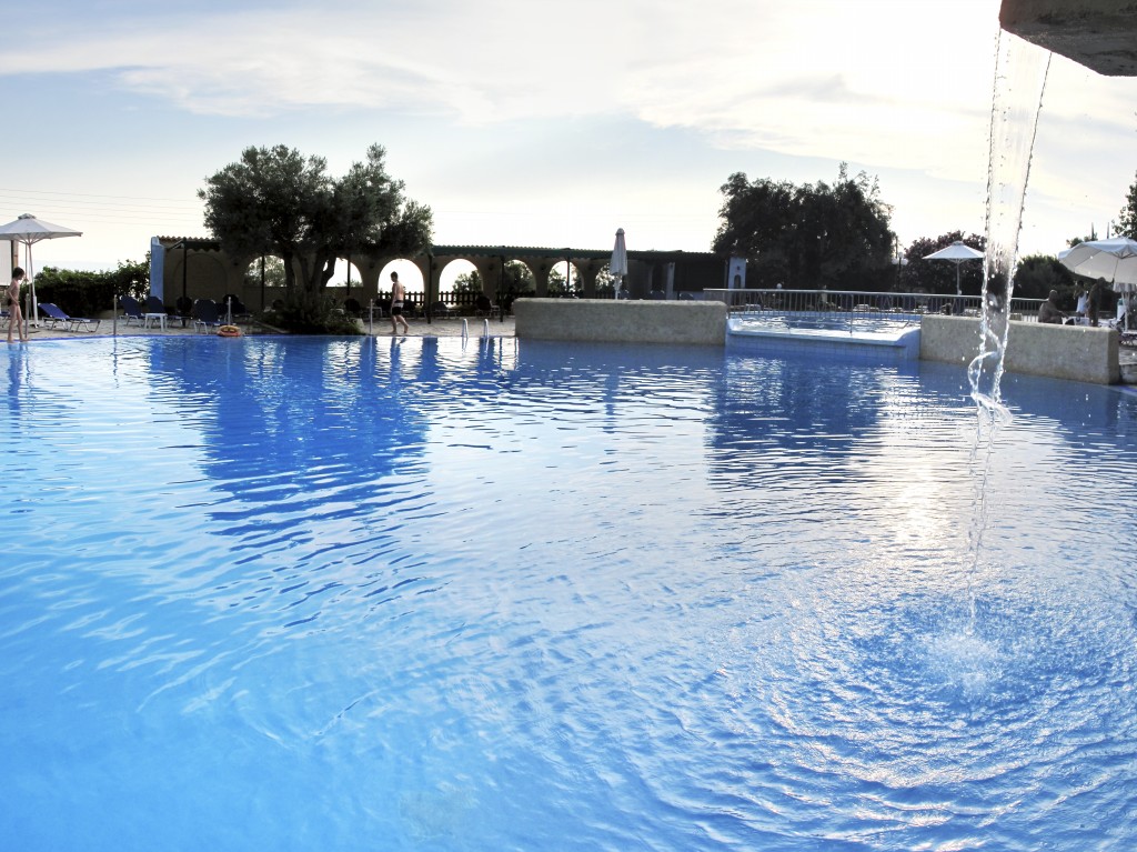 Grcka hoteli letovanje, Halkidiki, Elia Beach,Acrotel Elea Beach,bazen izgled
