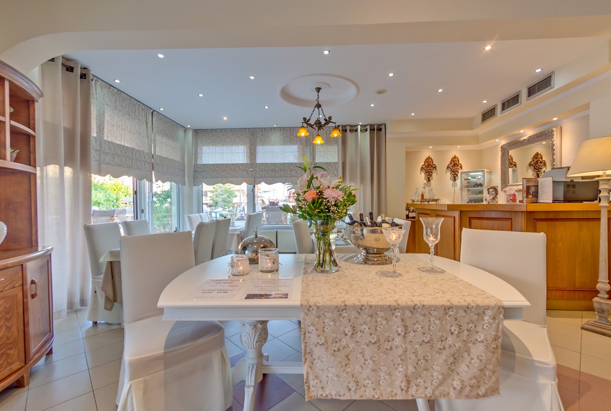 Grcka hoteli letovanje, Halkidiki, Nea Kalikratija,Alkyonis,restoran