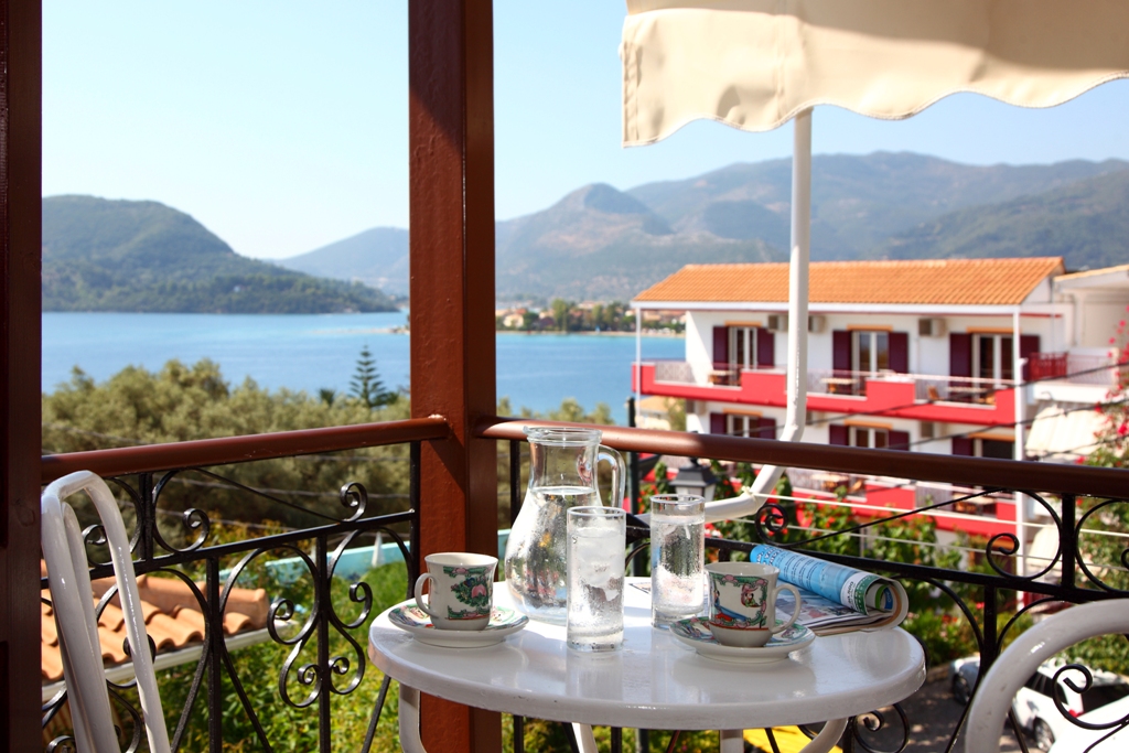 Grcka hoteli letovanje, Lefkada, Perigiali, Hotel Nostos, terasa