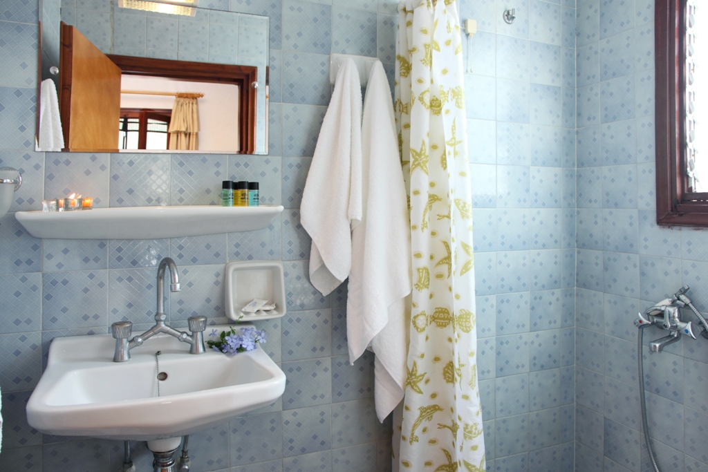 Grcka hoteli letovanje, Lefkada, Perigiali, Hotel Nostos, kupatilo u hotelu