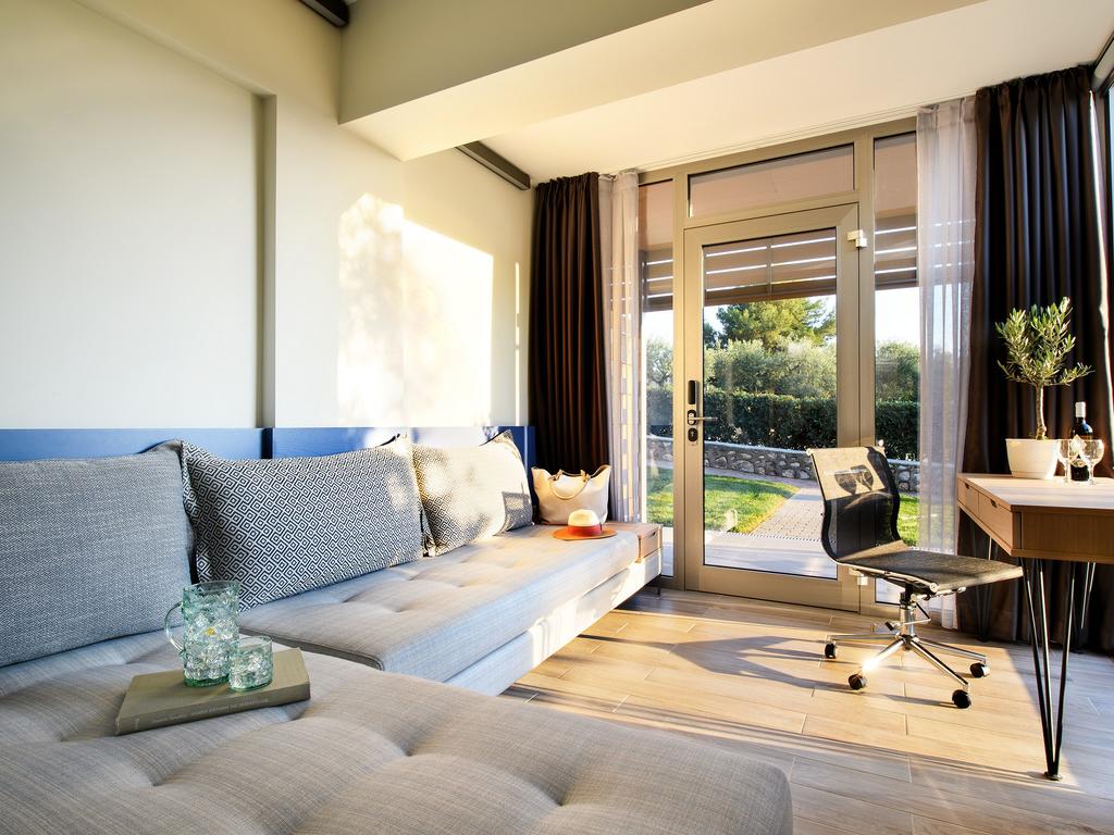 Grcka hoteli letovanje, Halkidiki,Metamorfosi,Blue Dolphin,izgled sobe