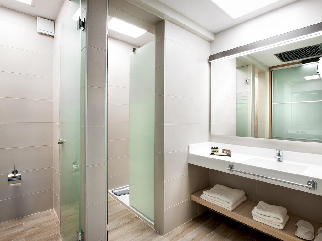 Grcka hoteli letovanje, Halkidiki,Metamorfosi,Blue Dolphin,kupatilo