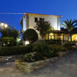 Grcka hoteli letovanje, Halkidiki,Metamorfosi,Blue Dolphin,izgled noću