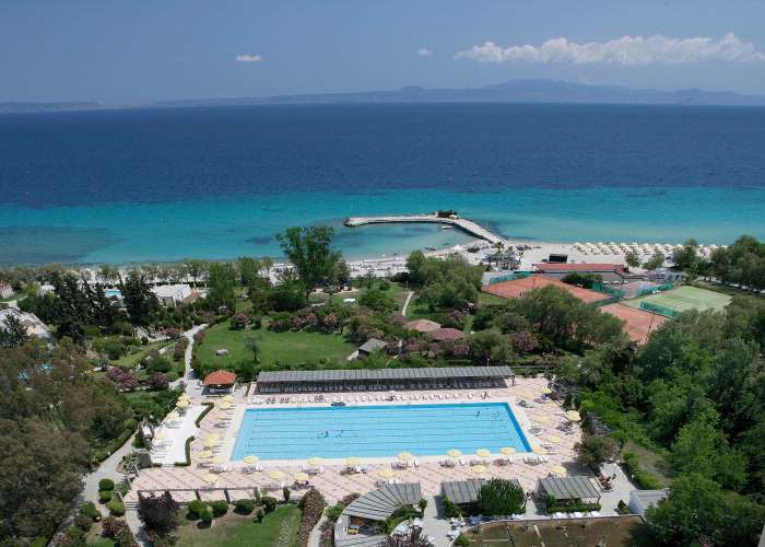 Grcka hoteli letovanje, Halkidiki, Kalithea,Athos Palace pogled ka bazenu i plaži