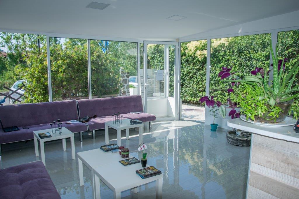 Grcka hoteli letovanje, Halkidiki, Siviri,Jenny,terasa u hotelu