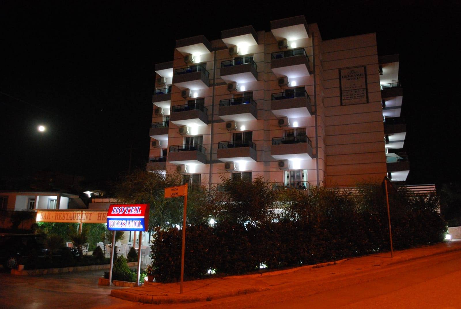 Letovanje Albanija hoteli, Ksamil, autobus,Heksamil,noću