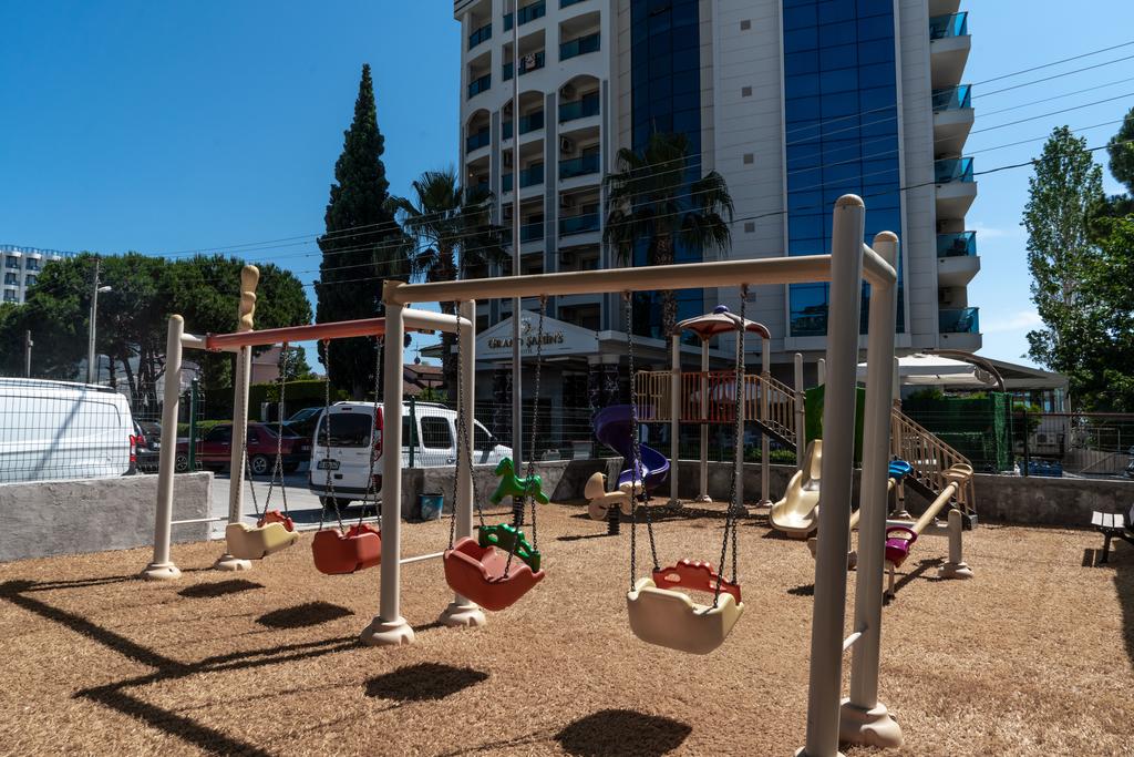 Letovanje Turska autobusom, Kusadasi, Hotel Grand Sahins,igralište za decu