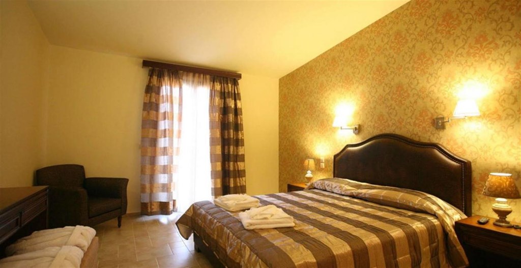 Grcka hoteli letovanje, Lefkada, Nikiana, Hotel Vergina star, francuski ležaj