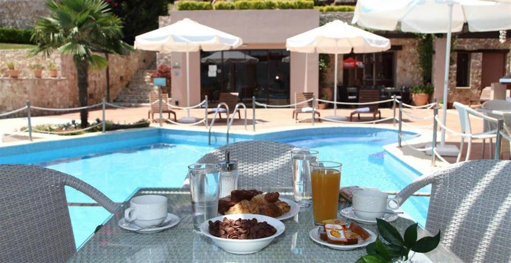 Grcka hoteli letovanje, Lefkada, Nikiana, Hotel Vergina star, bazen