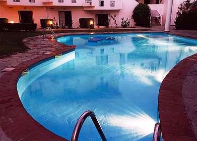Grcka hoteli letovanje, Halkidiki, 
 Hotel Dolphin Beach,bazen noću