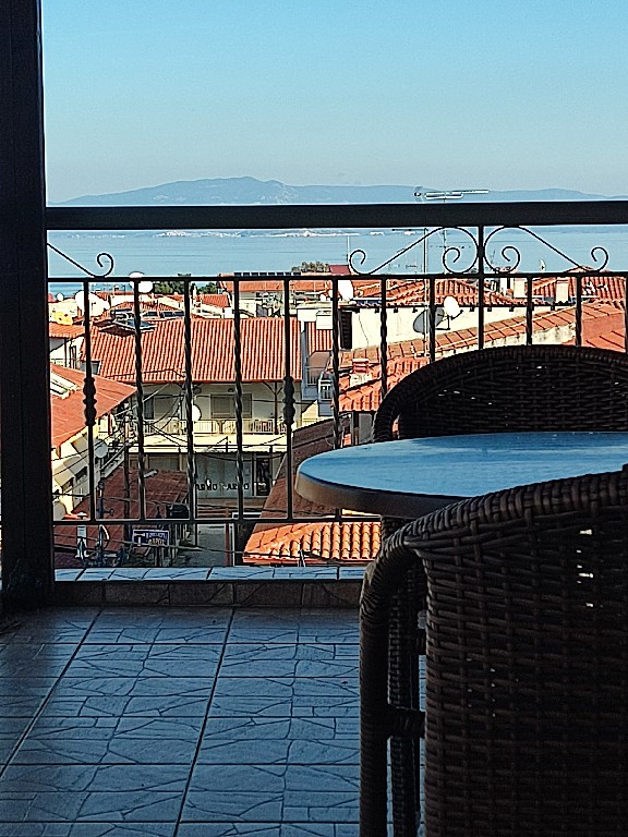 Grcka apartmani letovanje, Hanioti Halkidiki, Sotiris, pogled sa terase