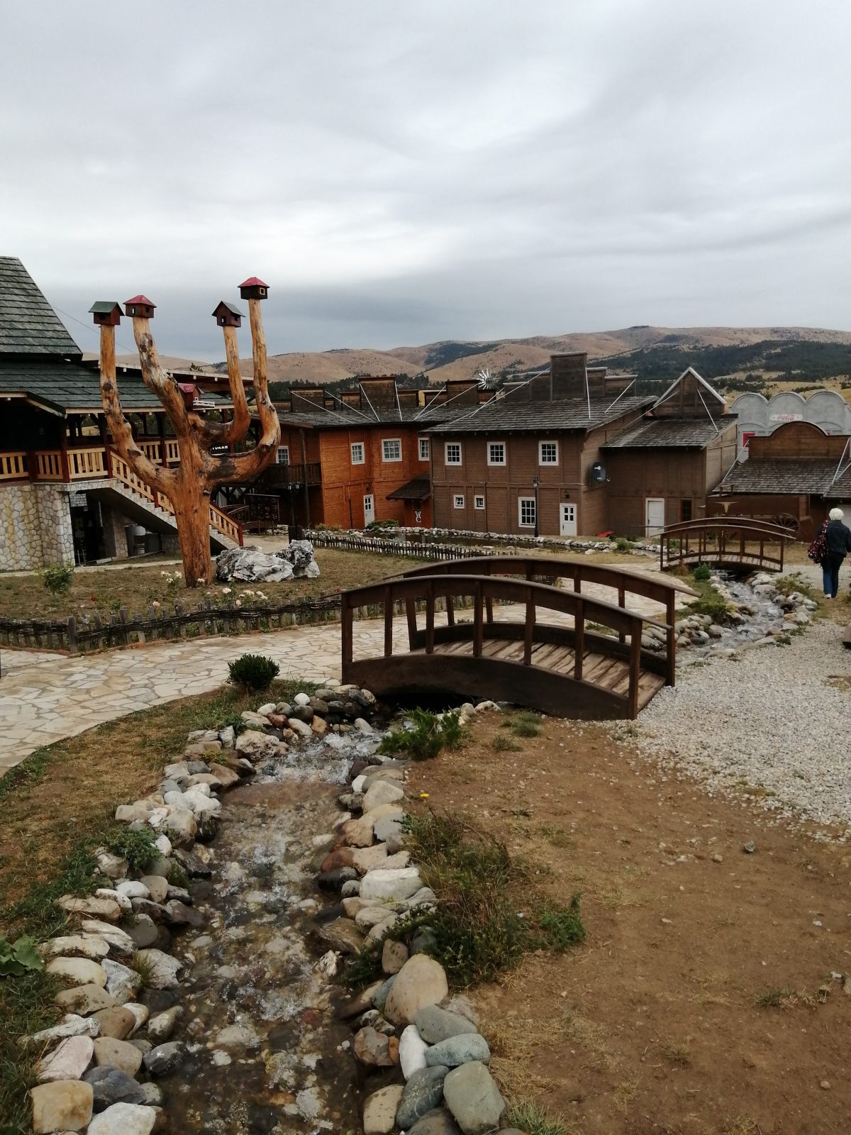Zlatibor, planine u Srbije, odmor, putovanje. El paso