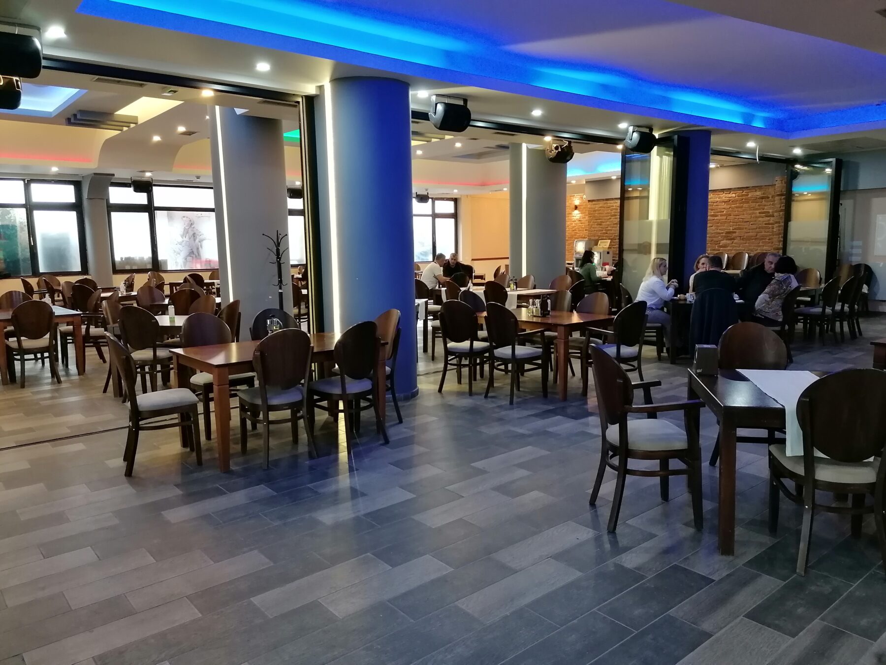 Putovanje Ohrid, evropski gradovi, hotel Nova Riviera,restoran