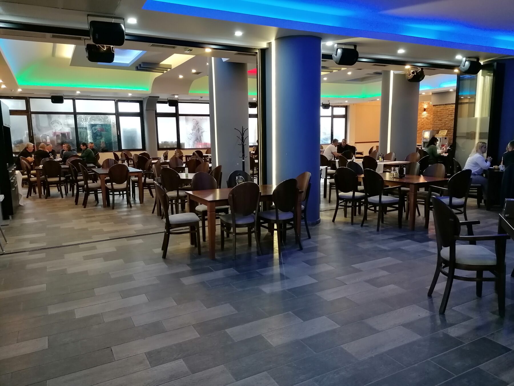 Putovanje Ohrid, evropski gradovi, hotel Nova Riviera,izgled restorana