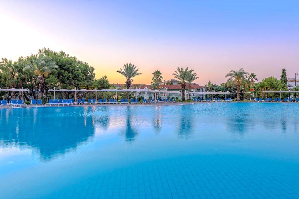 Letovanje Turska, avionom, Side, hotel Euphoria Palm Beach, bazen
