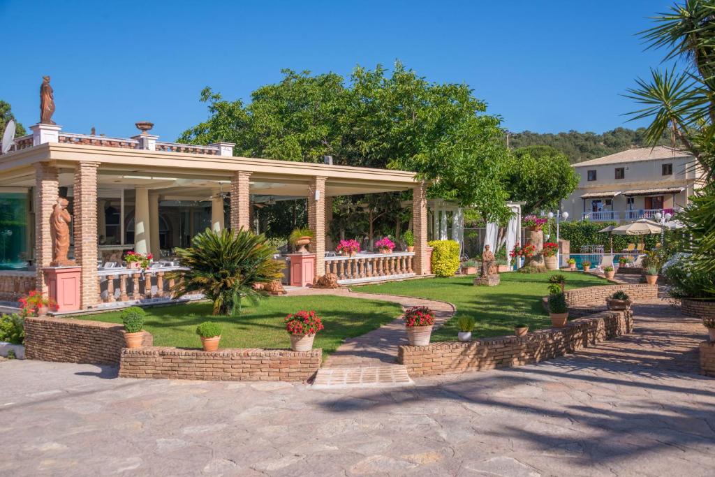 Grcka hoteli letovanje, Jonska obala, Sivota, Sivota hotel, bašta