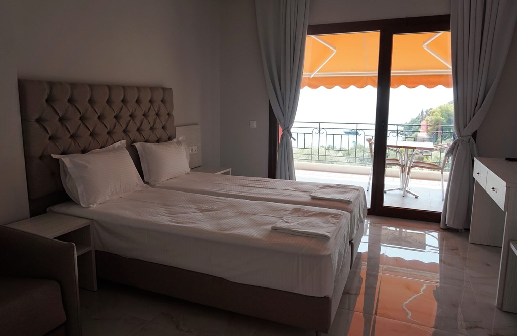 Grcka hoteli letovanje, Parga, Hotel Enjoy Lichnos Bay Village, izgled sobe