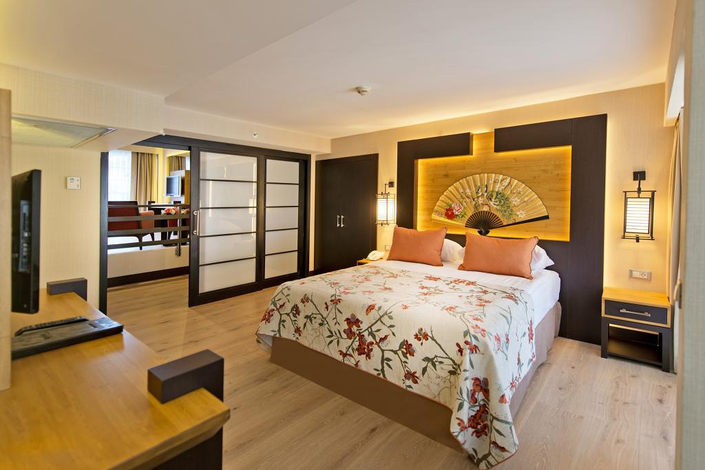 Letovanje Turska,avionom, Antalija, hotel  Limak Lara deluxe