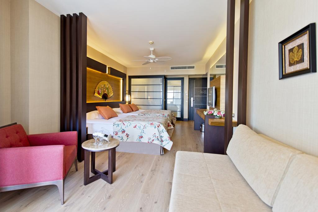 Letovanje Turska,avionom, Antalija, hotel  Limak Lara deluxe