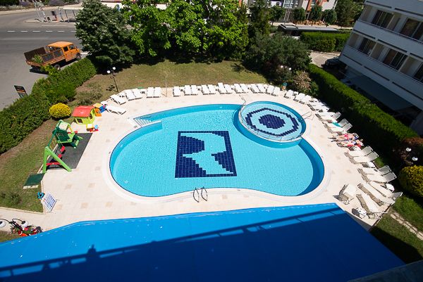 Letovanje Bugarska autobusom, Sunčev breg, Hotel Regata Palace, izgled bazena