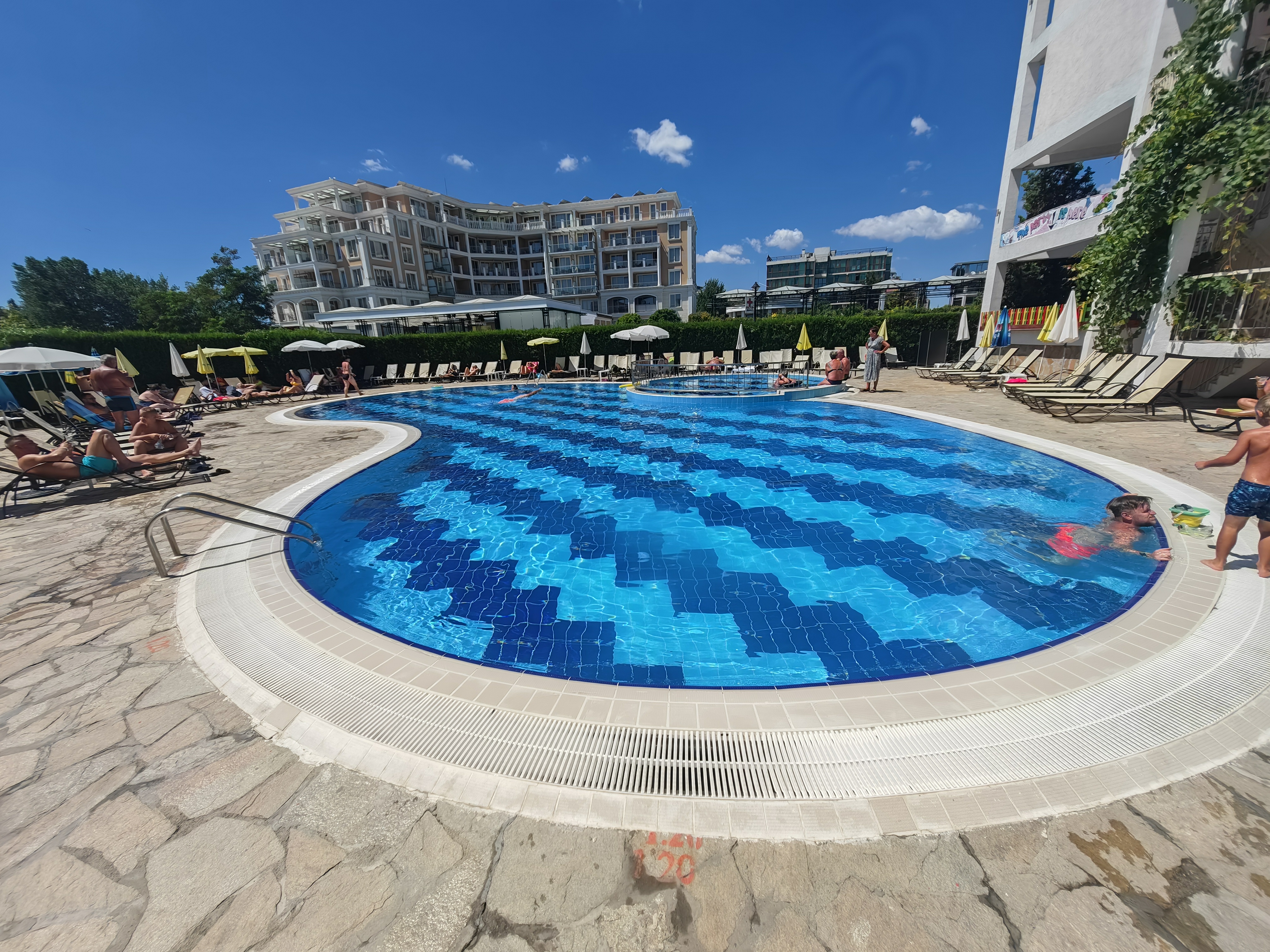 Letovanje Bugarska autobusom, Sunčev breg, Hotel Kavkaz, otvoreni bazen