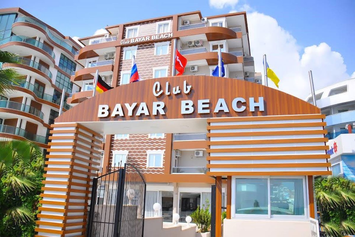 Club Bayar Beach