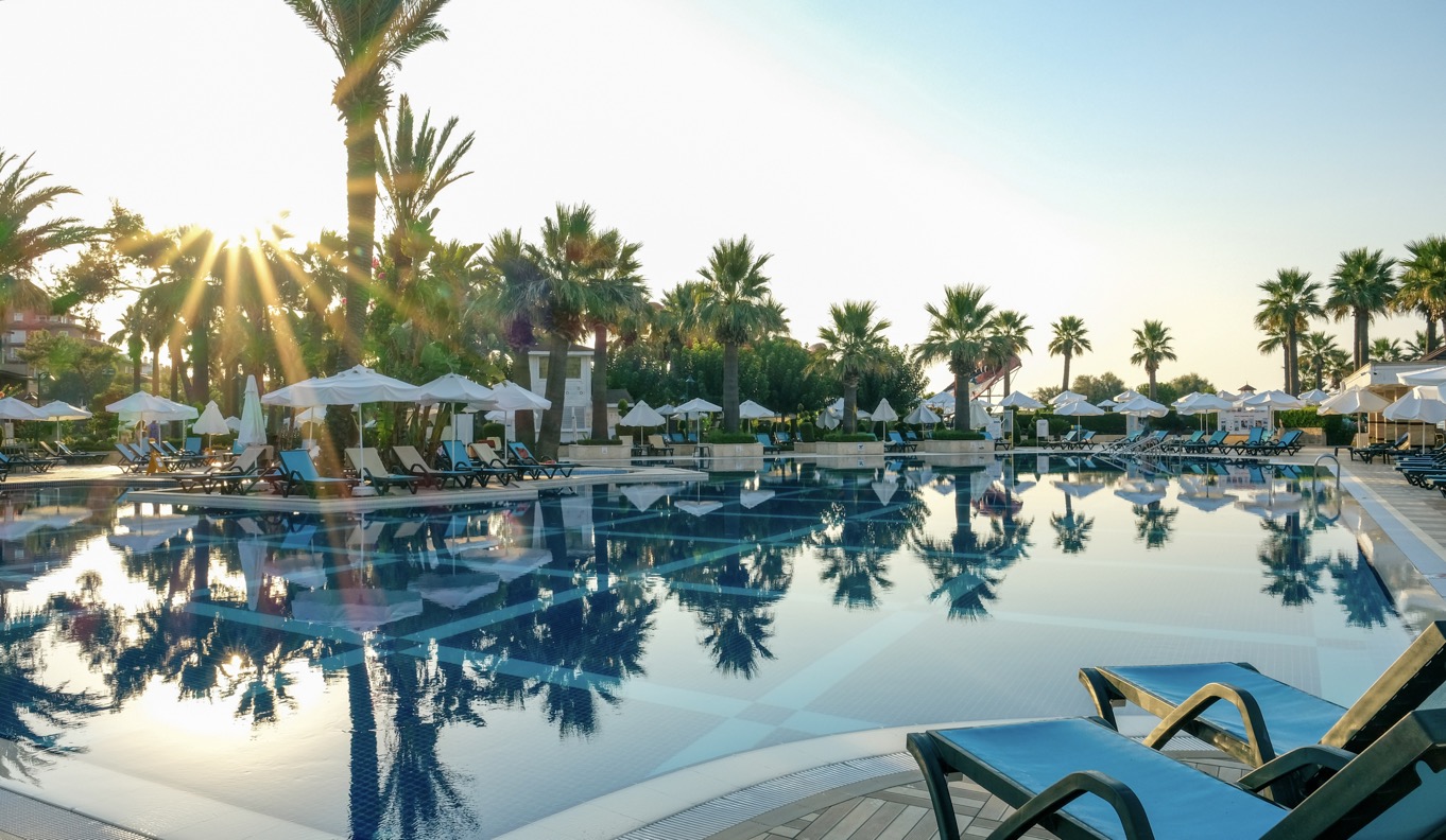 Crystal Tat Beach Perl Collection