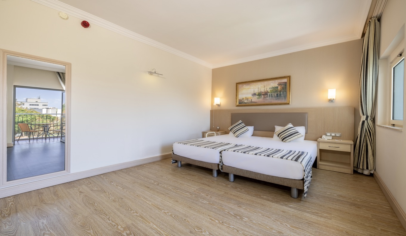 Crystal Tat Beach Perl Collection