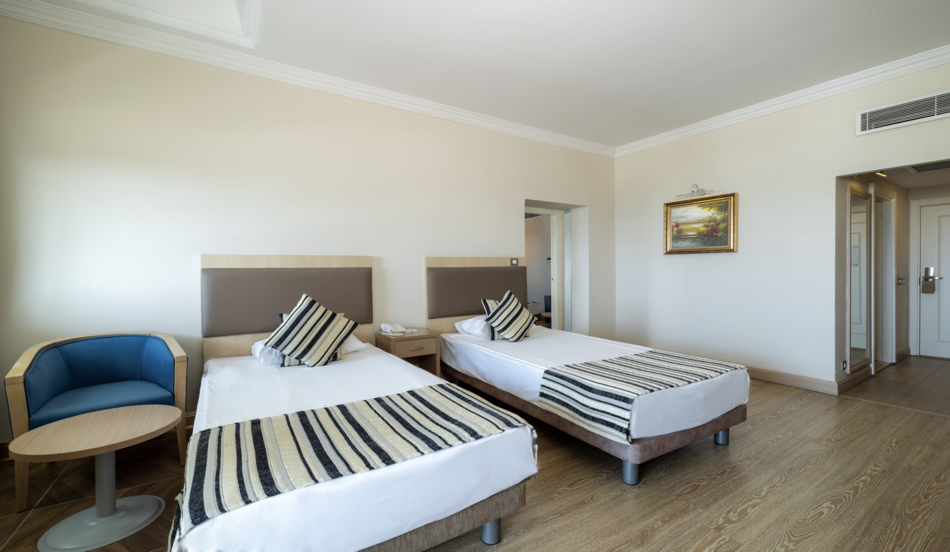 Crystal Tat Beach Perl Collection