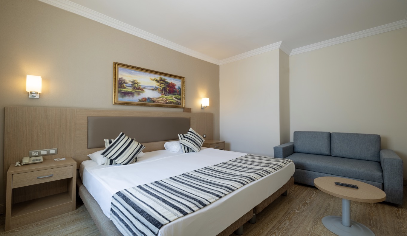 Crystal Tat Beach Perl Collection