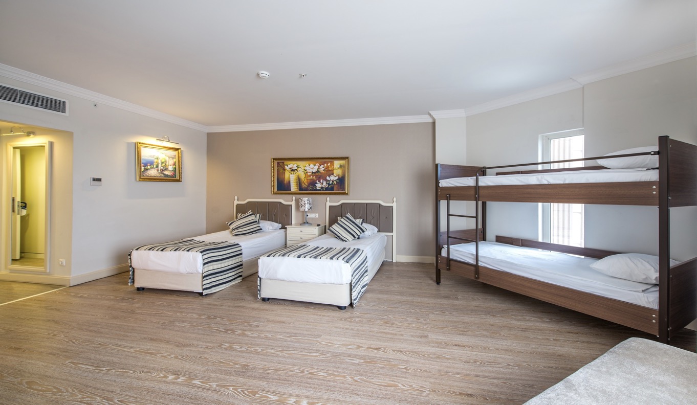 Crystal Tat Beach Perl Collection