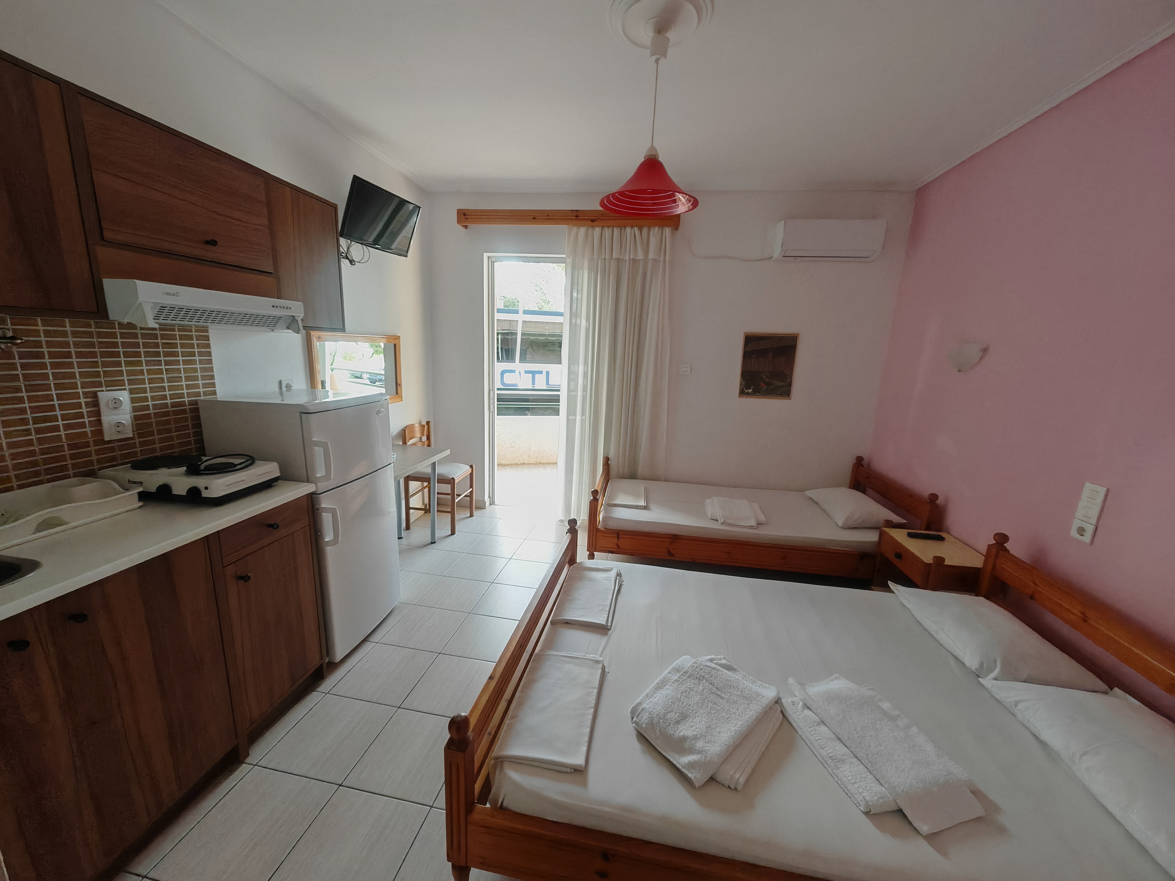 Grcka apartmani letovanje, Pefki Neos Pirgos, Vila Kolizas, soba