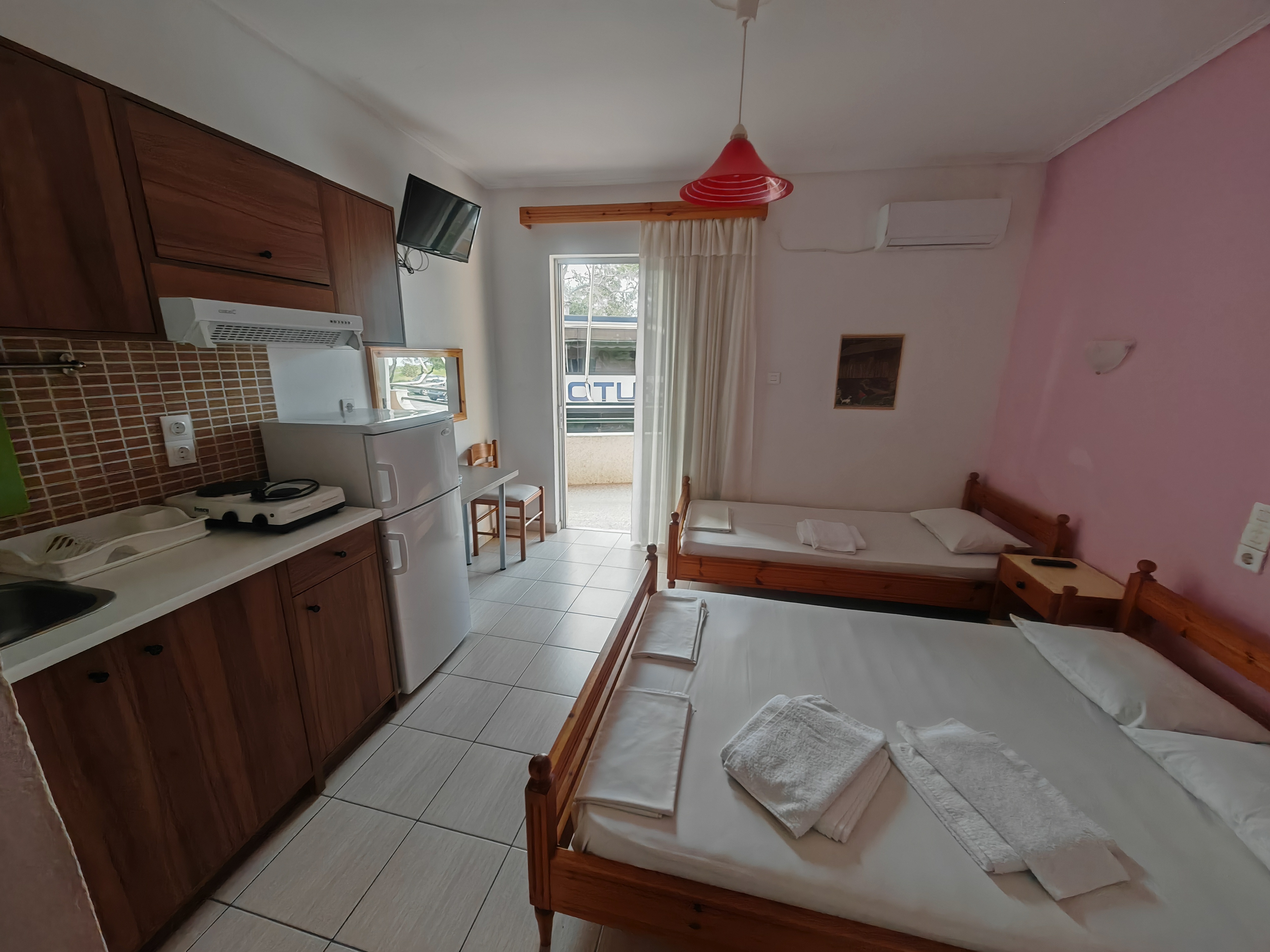 Grcka apartmani letovanje, Pefki Neos Pirgos, Vila Kolizas, soba