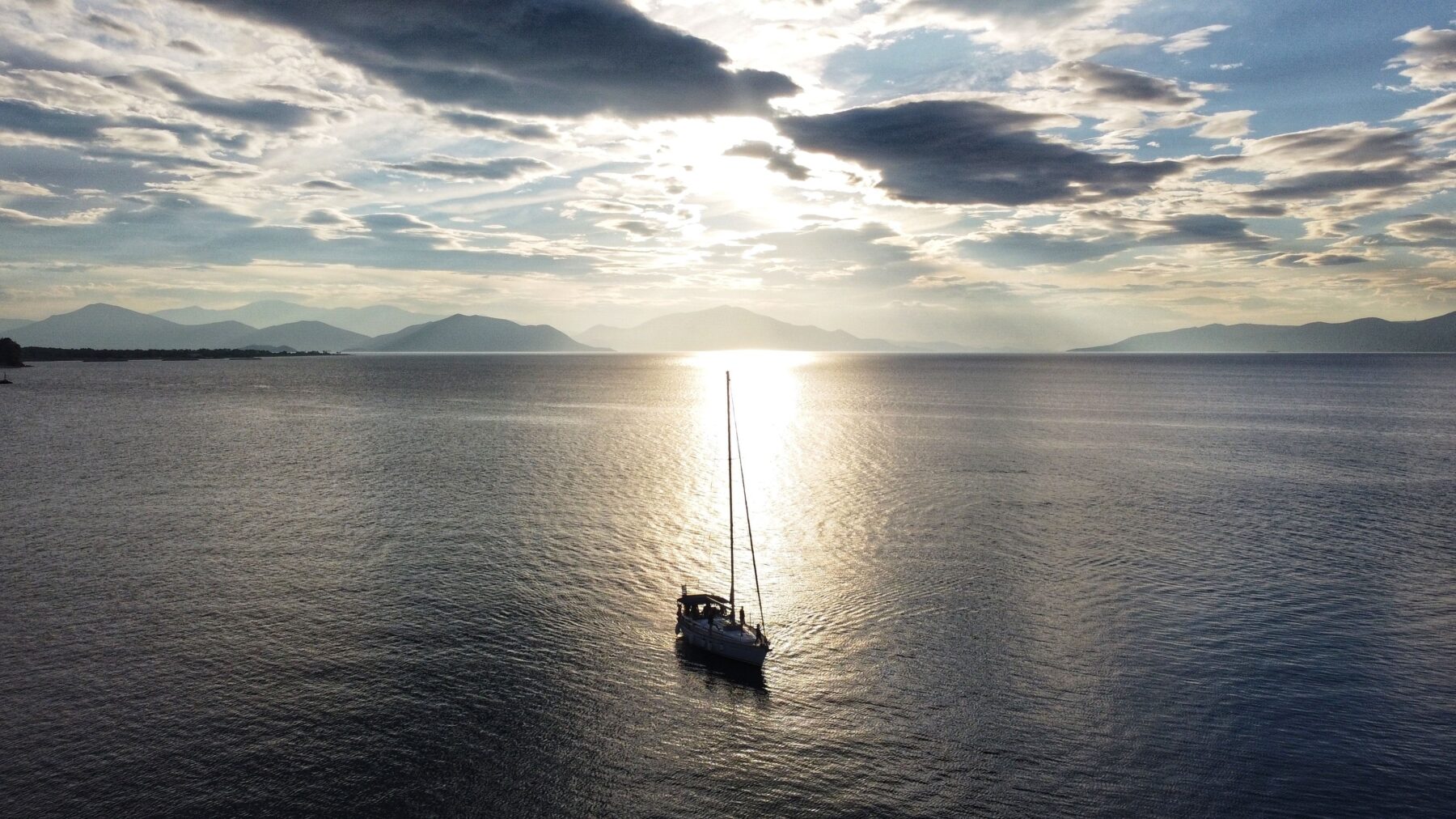 Zalazak sunca na moru u Pefkiju na Eviji