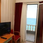 Mantas Sea Side Lutraki