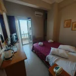 Mantas Sea Side Lutraki