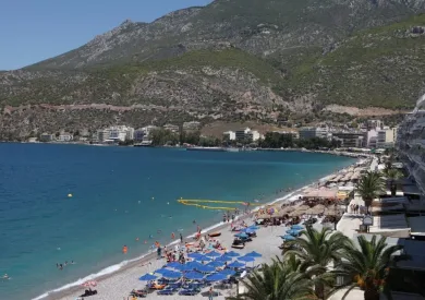 Mantas Sea Side Lutraki